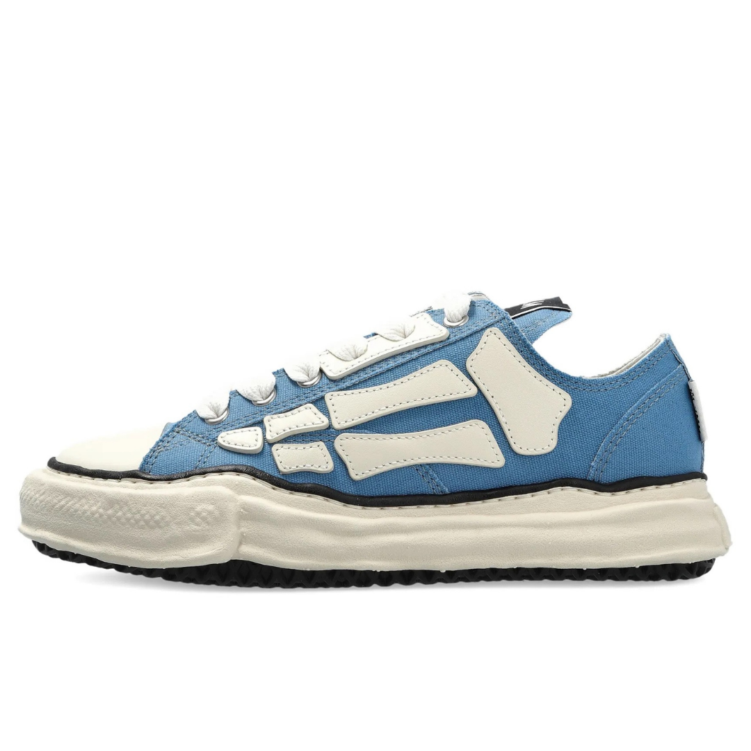MMY Low-Top Sneaker