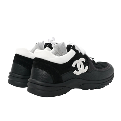 Runner Black White