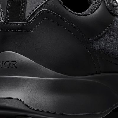 B25 Triple Black