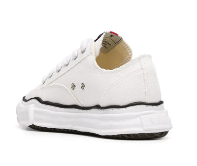 MMY Low-Top Sneaker